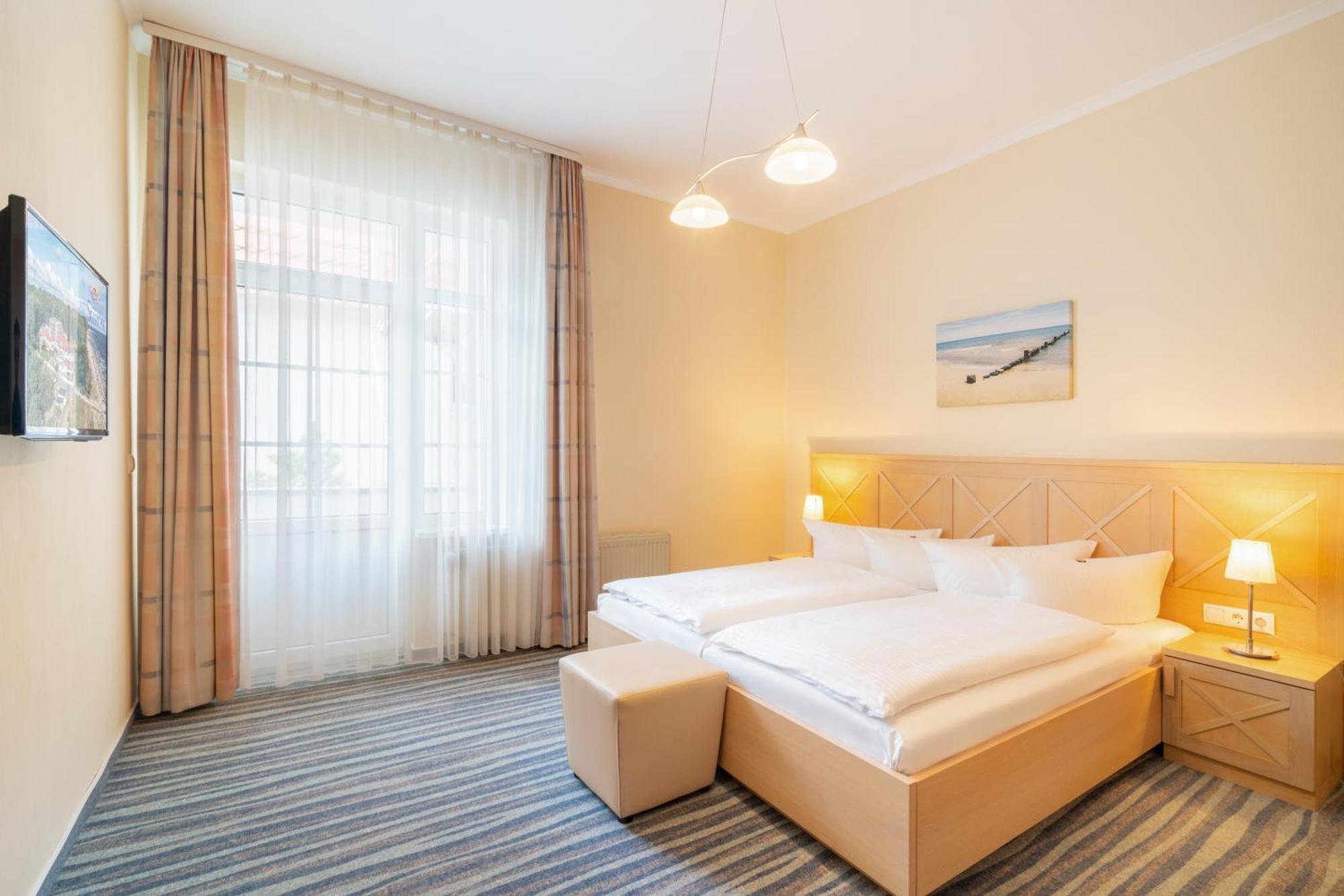 Strandhotel Seerose โคลพินซี ภายนอก รูปภาพ