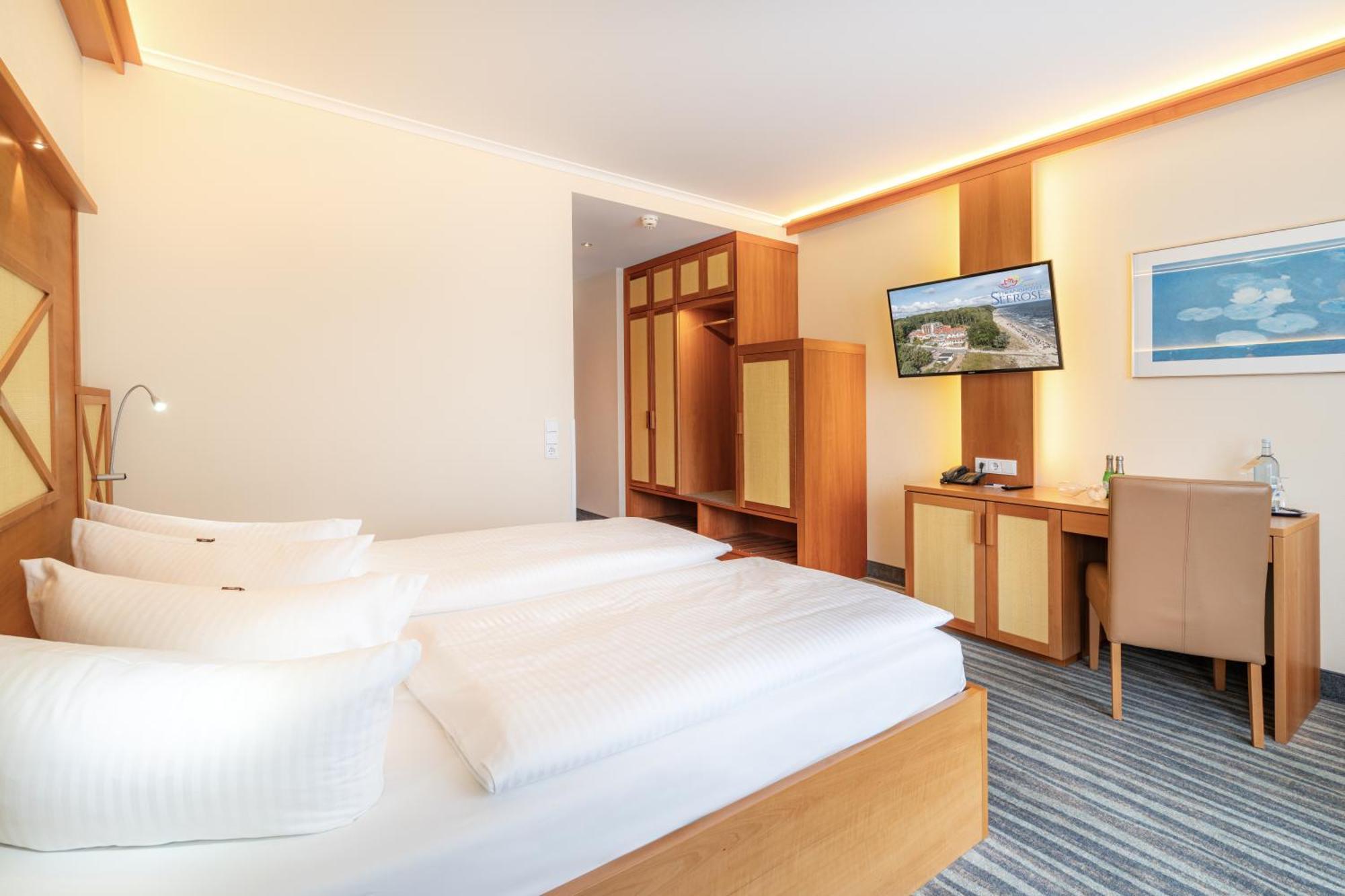 Strandhotel Seerose โคลพินซี ภายนอก รูปภาพ