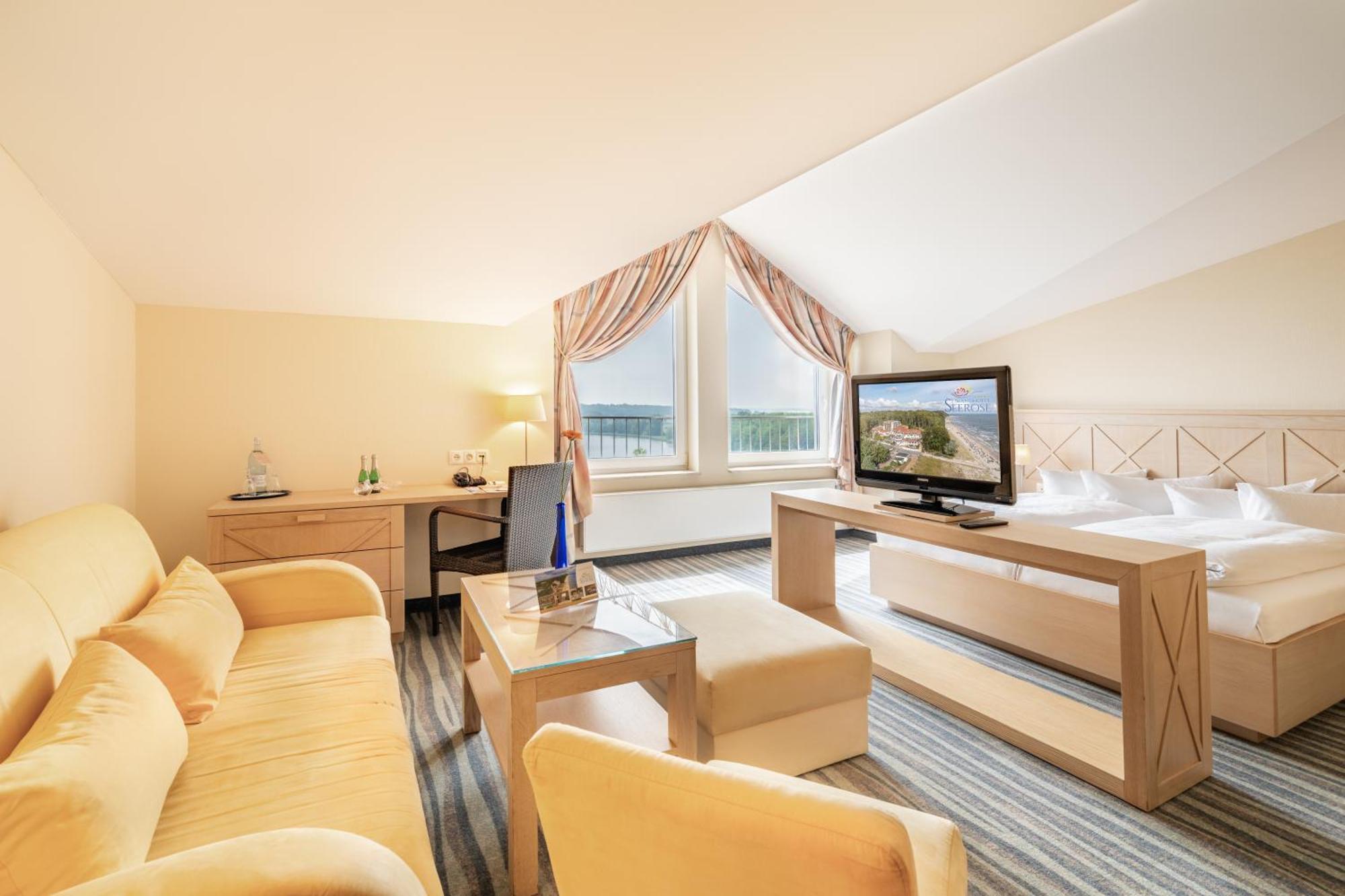 Strandhotel Seerose โคลพินซี ภายนอก รูปภาพ