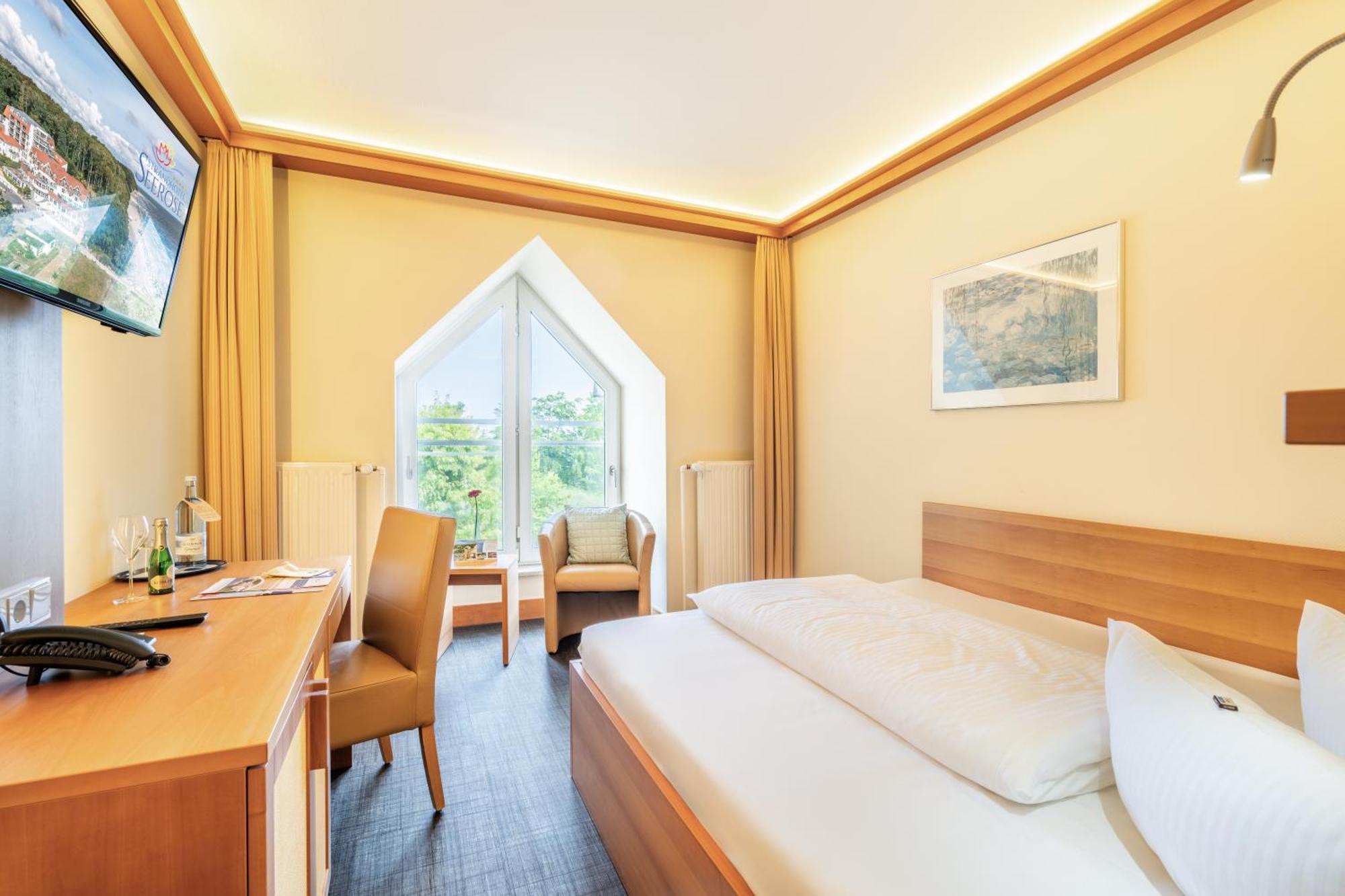 Strandhotel Seerose โคลพินซี ภายนอก รูปภาพ